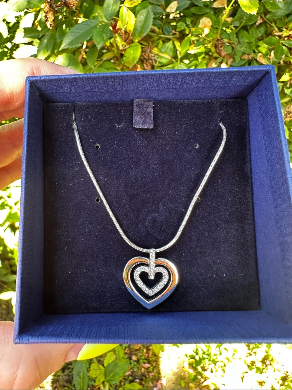 ✨💖Authentic Swarovski Circle Heart Pendant Necklace ✨ (With Box!) 💖✨